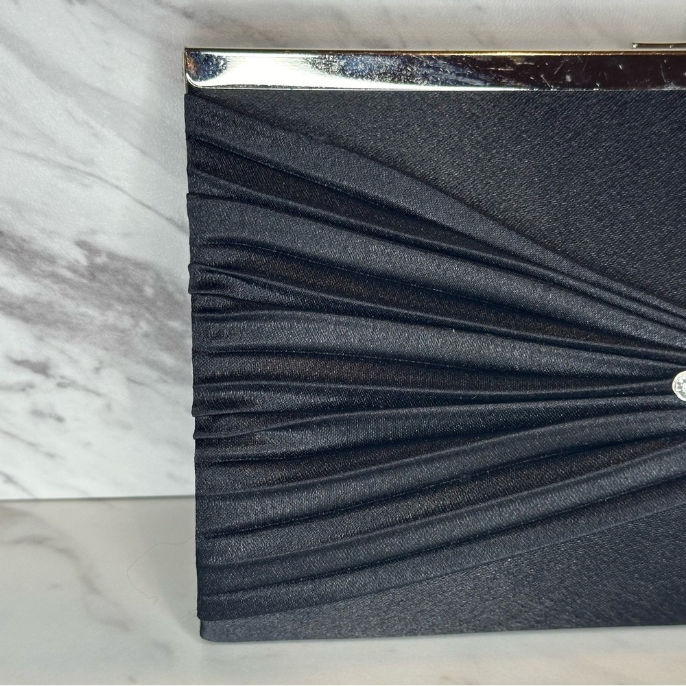 Classic Rhinestone Clutch Handbag – Kiss Lock Detail – Black - Picture 5 of 12